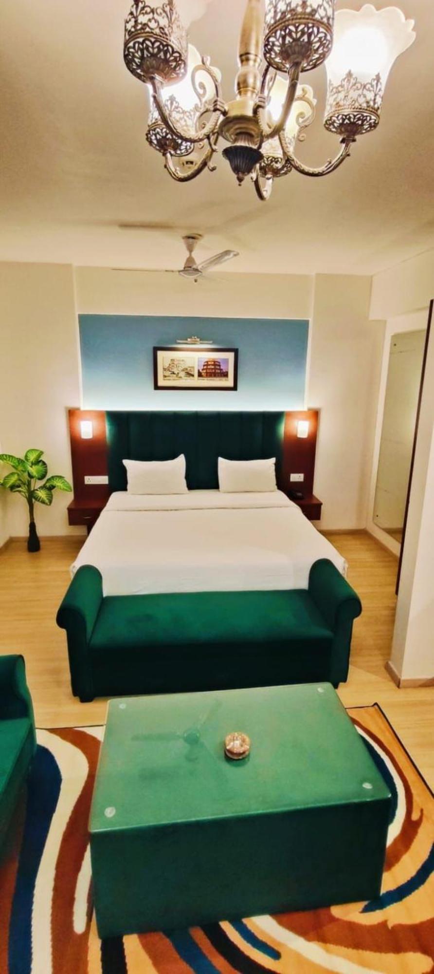 Апарт отель The Grace Residency - Gomtinagar, Лакхнау Экстерьер фото